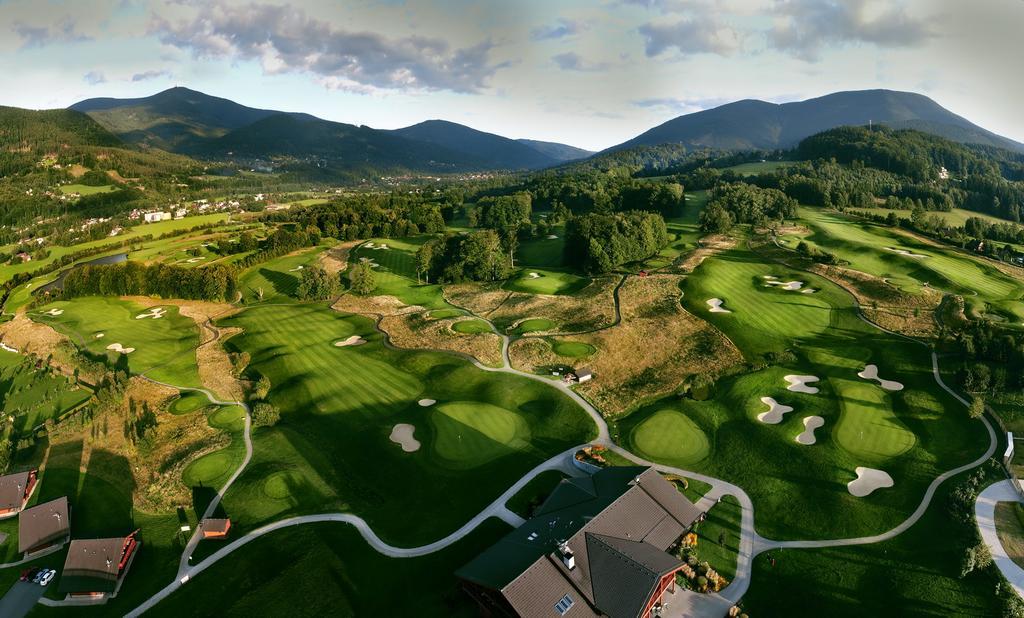 Golf & Ski Resort Osrtavice - Galeria Gwna Pola Golfowego